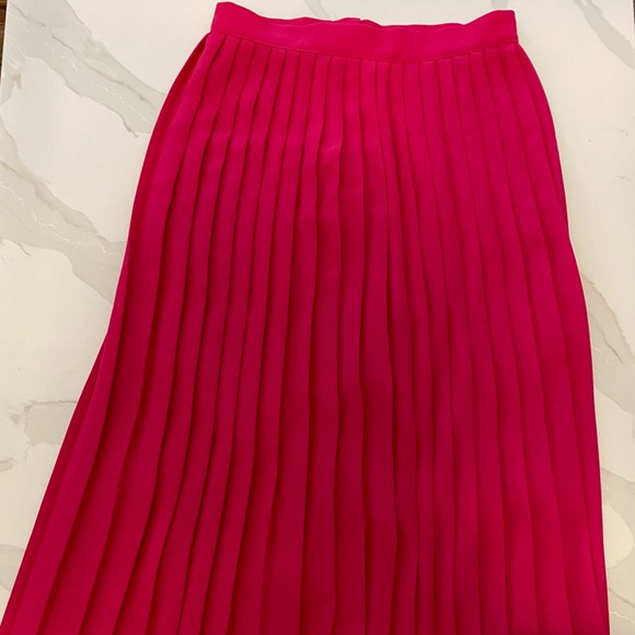 Vintage | Pleated Skirt by Simply Manakin - Picture 11 of 11